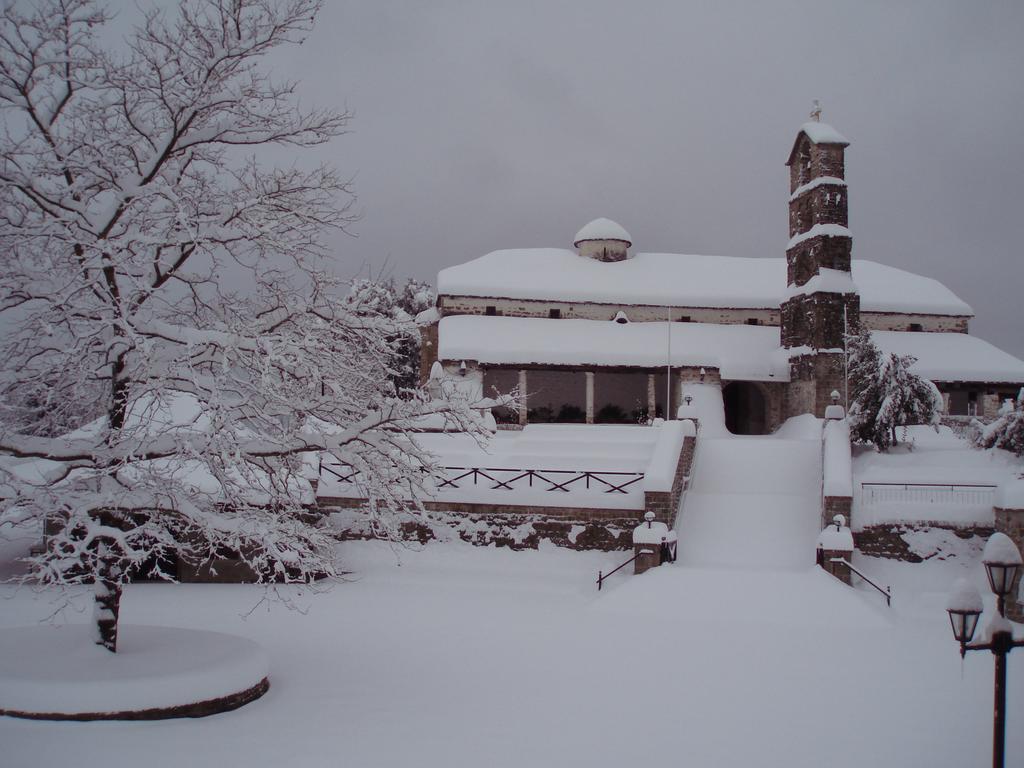 Nisista Lodge Mountain View Rodavgi Extérieur photo
