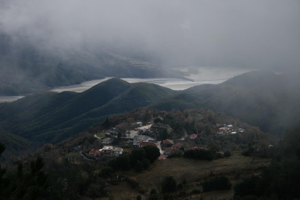 Nisista Lodge Mountain View Rodavgi Extérieur photo